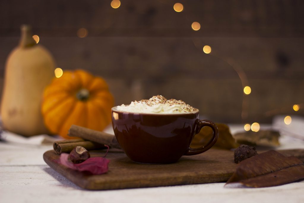 rozgrzewające dyniowe pikantne waniliiowe latte